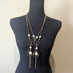Beautiful Vintage Pearl and gold color necklace set of 2